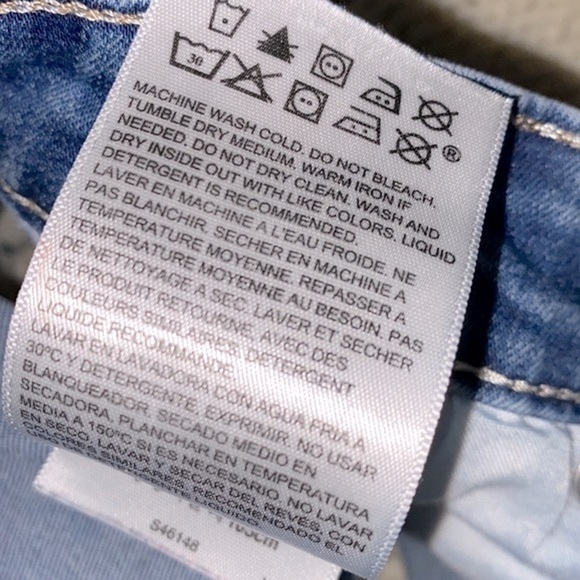 Levi’s high rise denim shorts size 12/31 - Picture 5 of 7